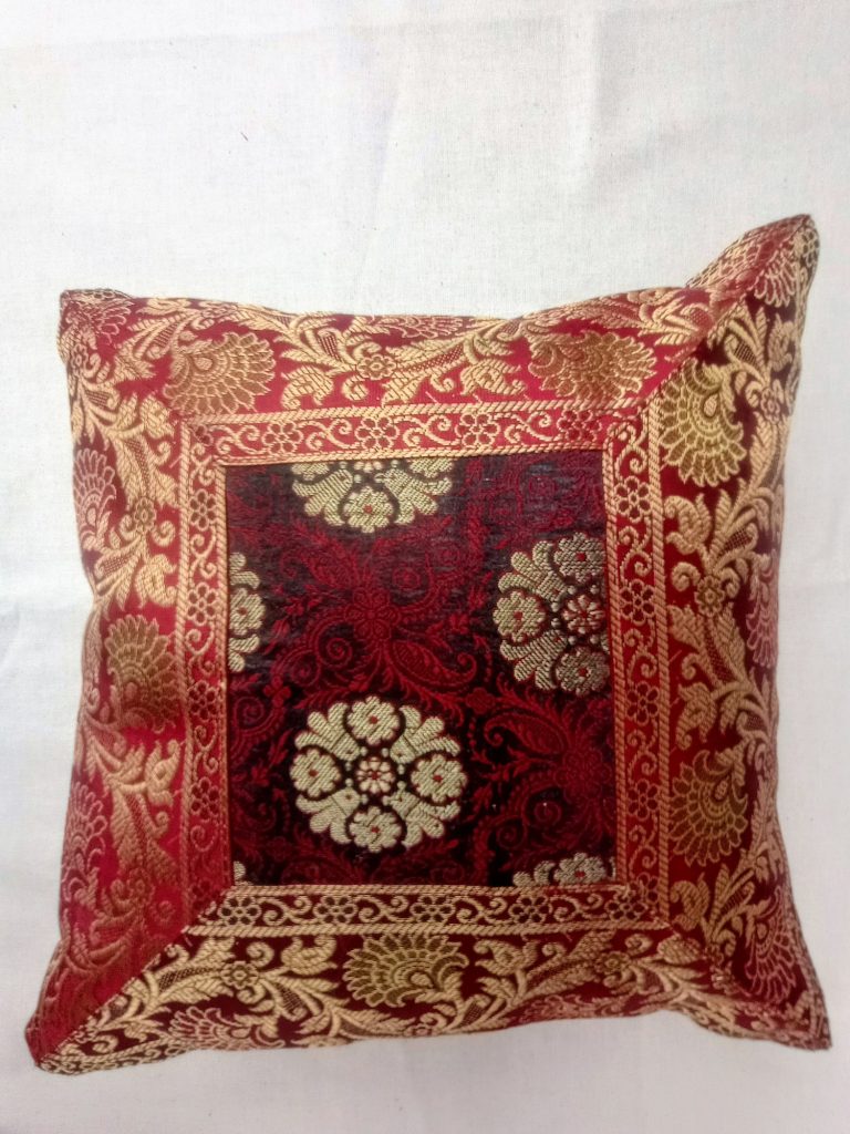 Red & Gold Printed Cushion - £20 Red & Gold Printed Cushion