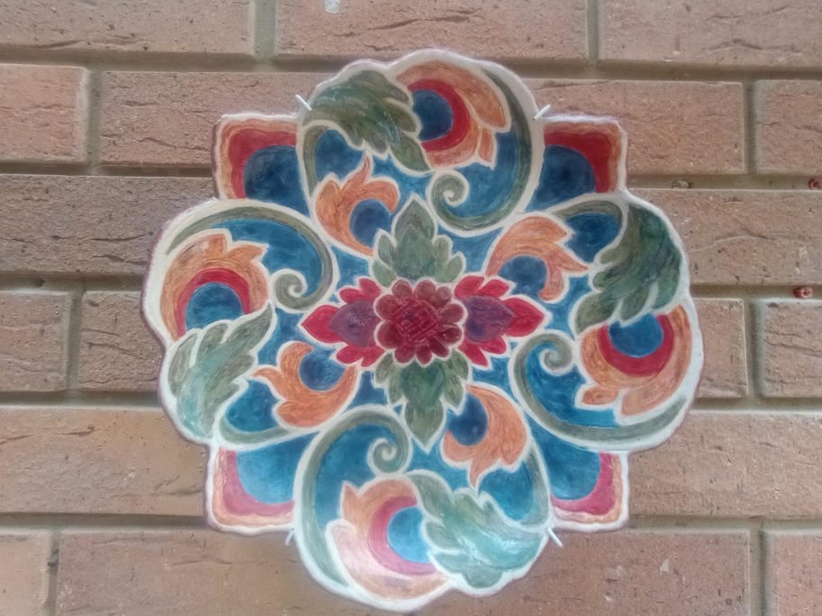 Coloured flower plate